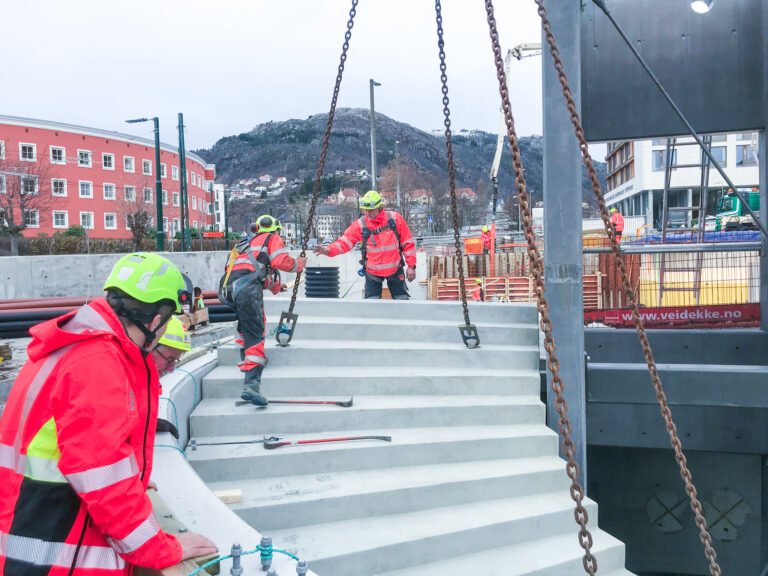 Buet trappeløp D13 Haukeland Holdeplass